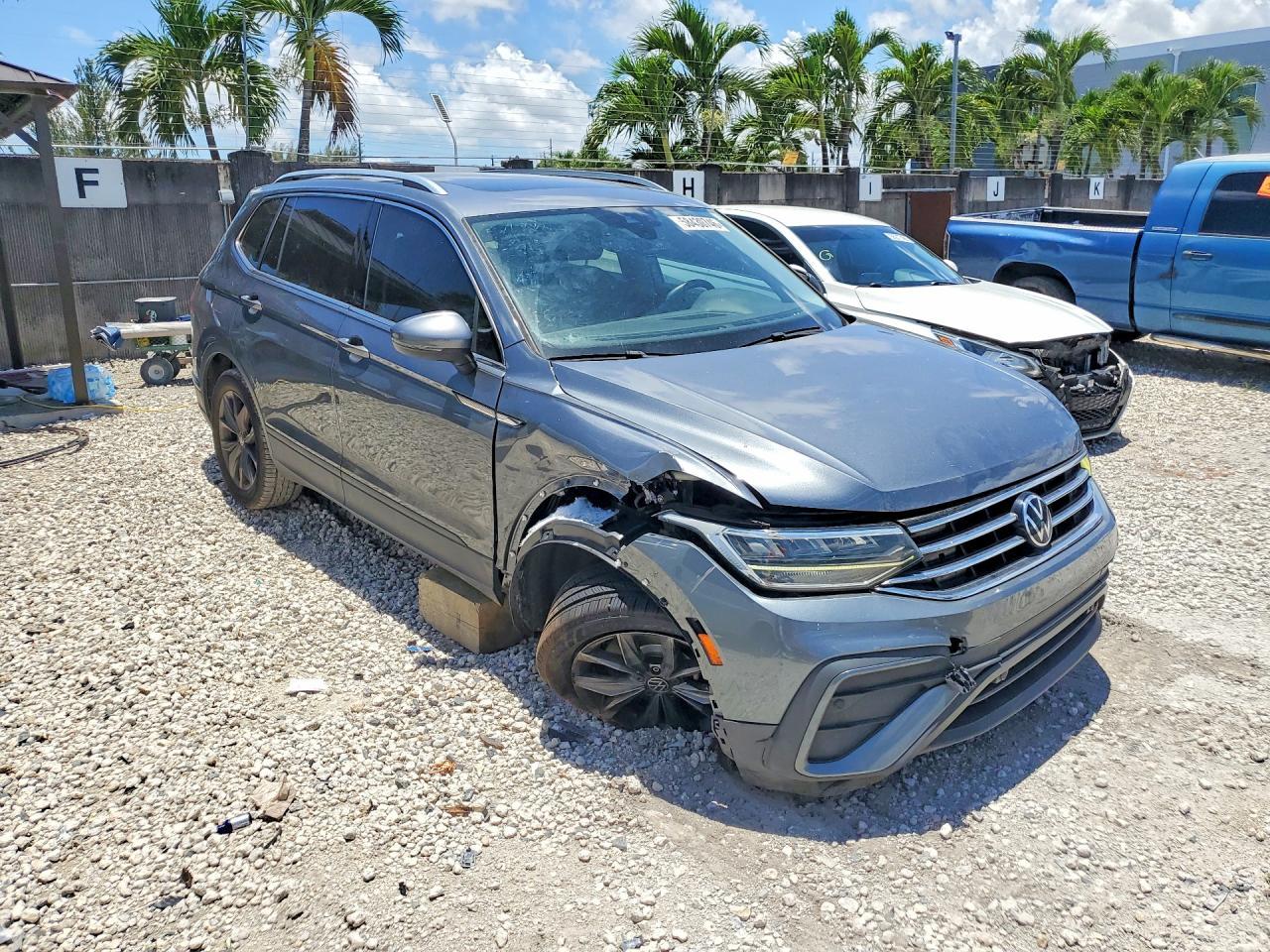 2022 Volkswagen Tiguan Se - Image 4