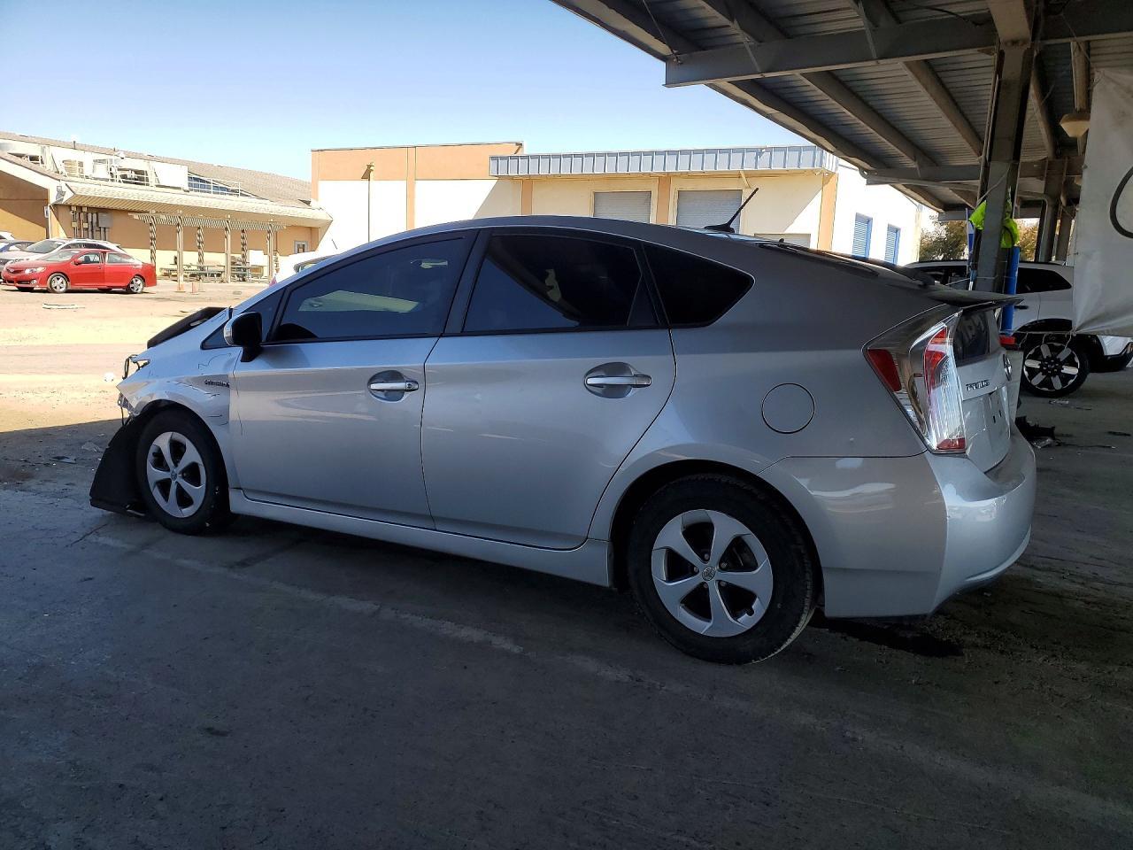 2015 Toyota Prius Three - Image 2