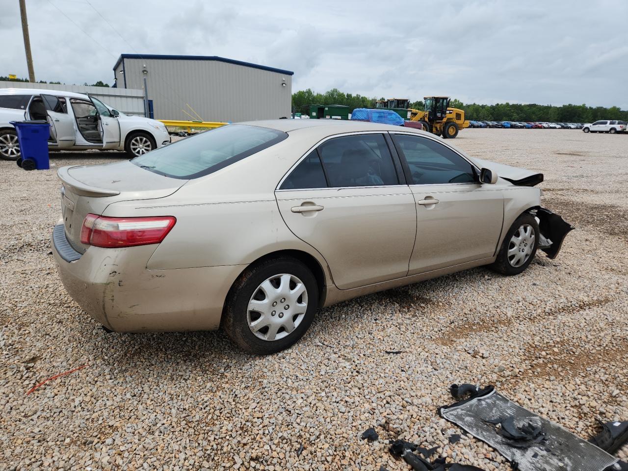 2009 Toyota Camry Le - Image 3