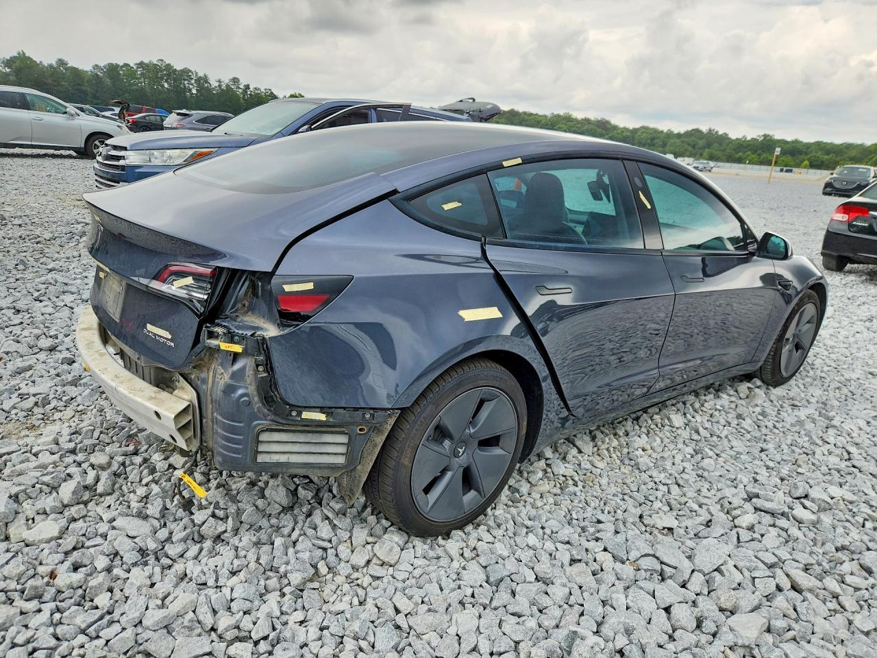2022 Tesla Model 3 - Фото 3