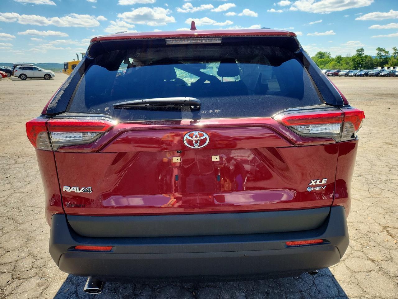 2025 Toyota Rav4 Hybrid Xle - Image 6