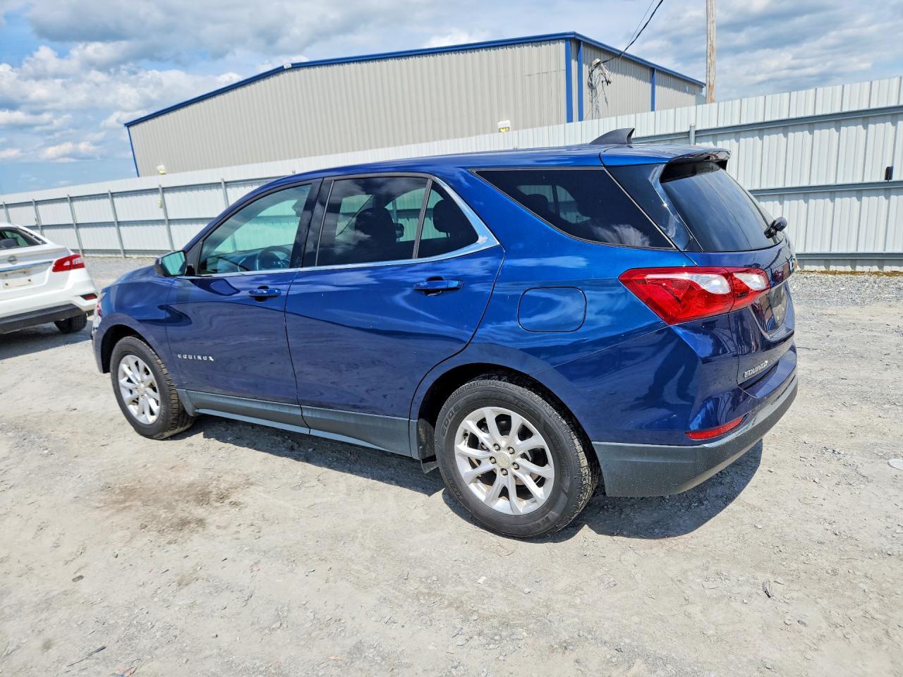 2020 Chevrolet Equinox Lt - Image 2