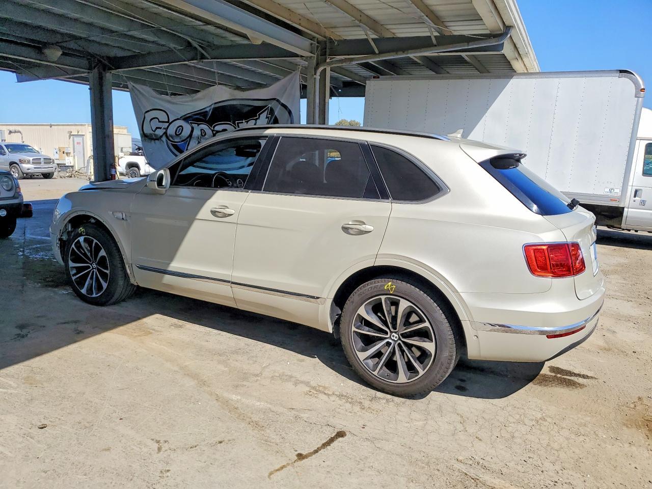 2018 Bentley Bentayga - Фото 2