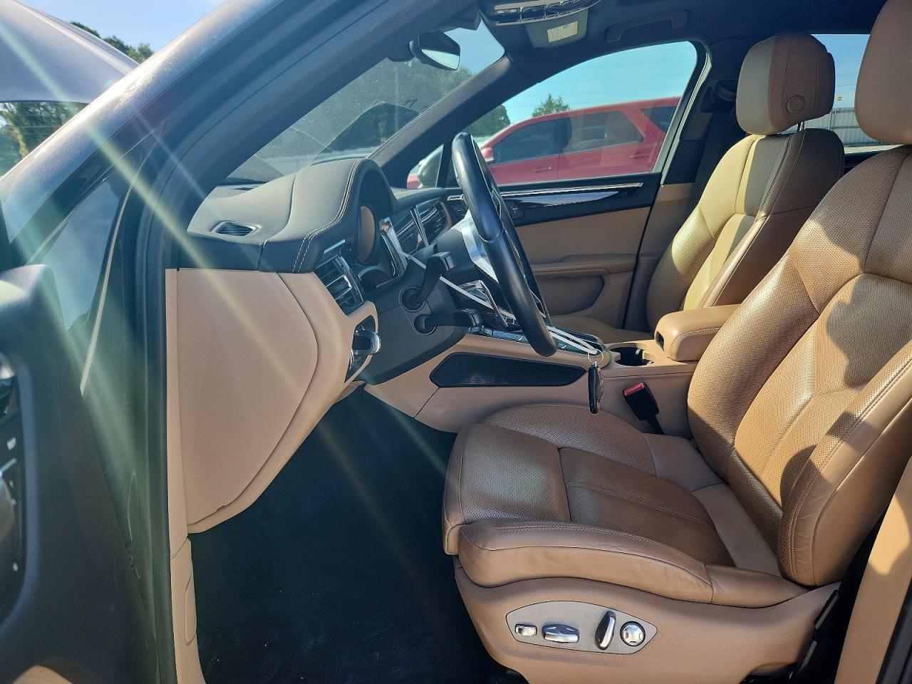 2019 Porsche Macan - Image 7