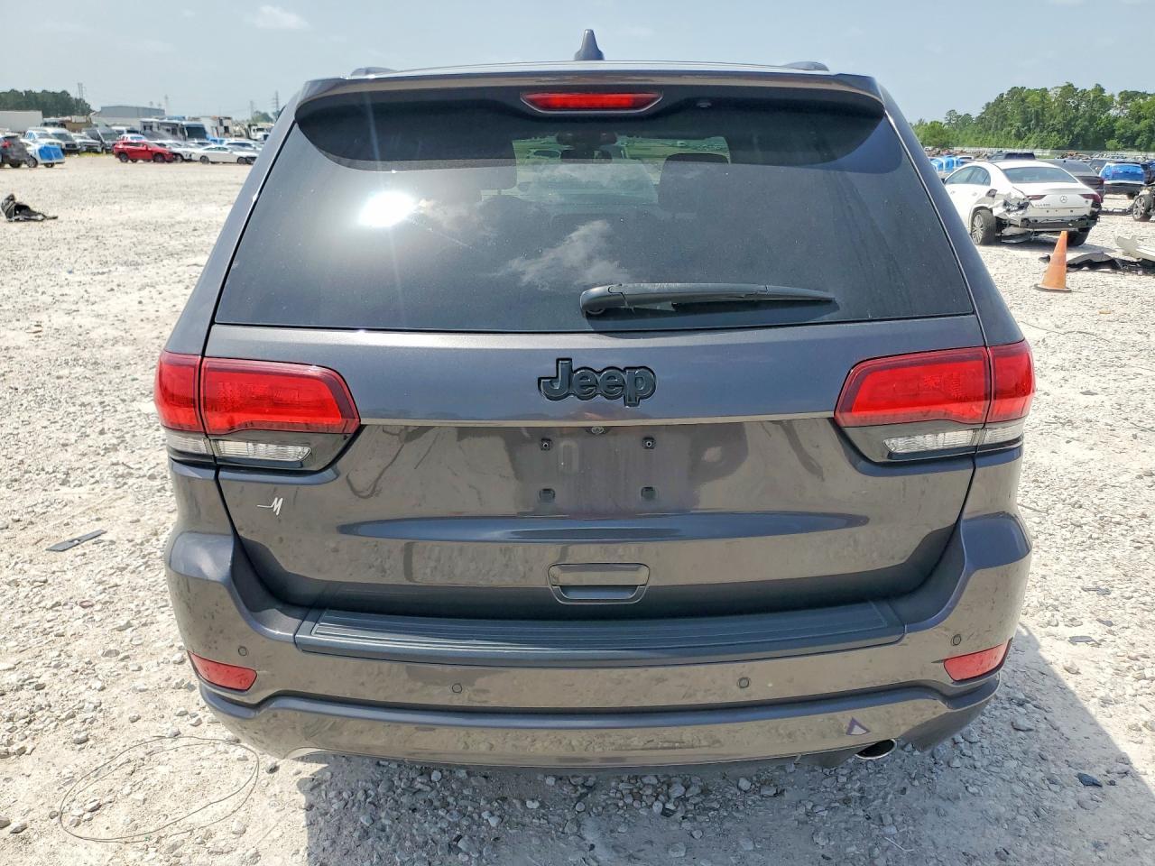 2021 Jeep Grand Cherokee Laredo - Image 6