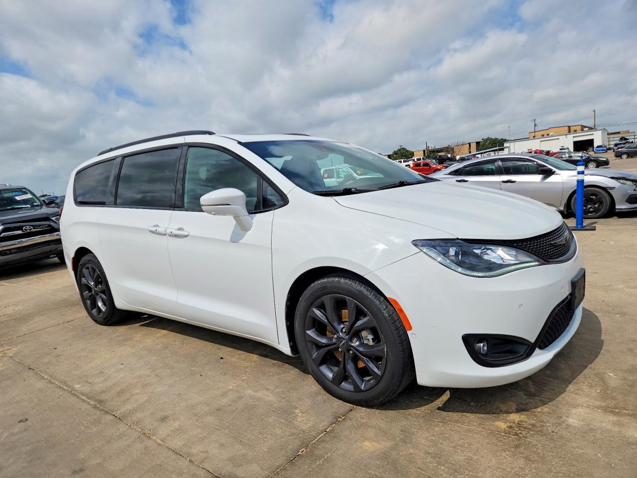 2020 Chrysler Pacifica Limited - Фото 4