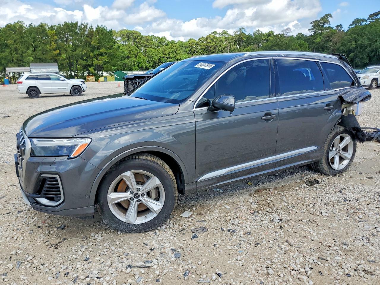 2025 Audi Q7 Premium