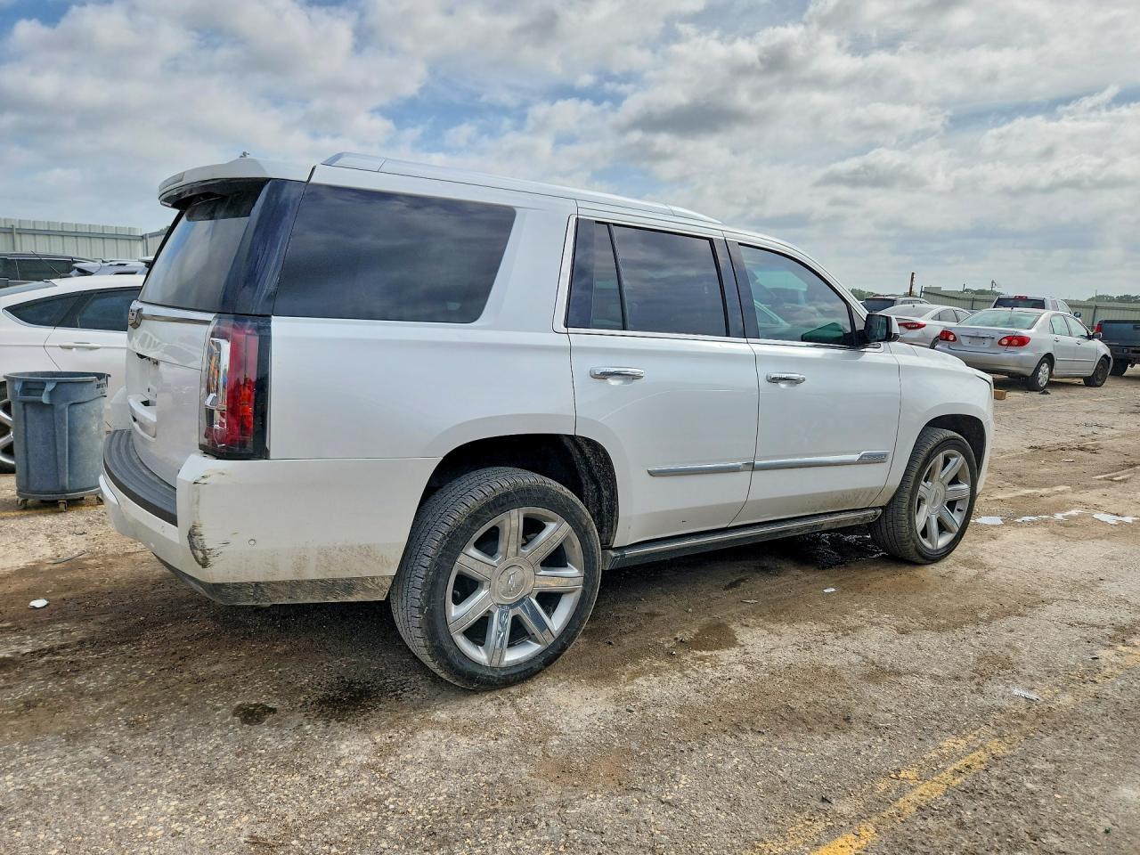 2017 Cadillac Escalade Premium Luxury - Фото 3