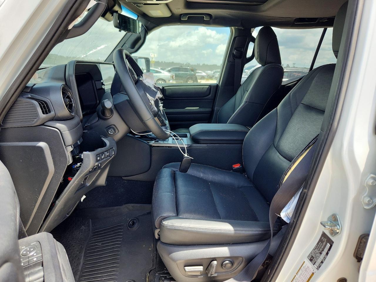2025 Toyota Land Cruiser Base - Фото 7