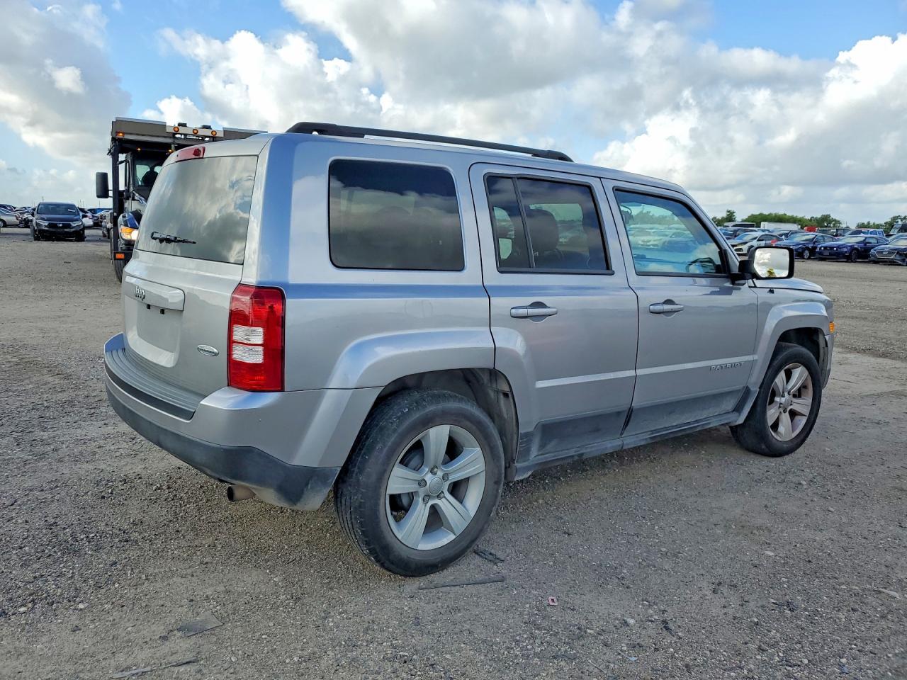 2016 Jeep Patriot Latitude - Фото 3