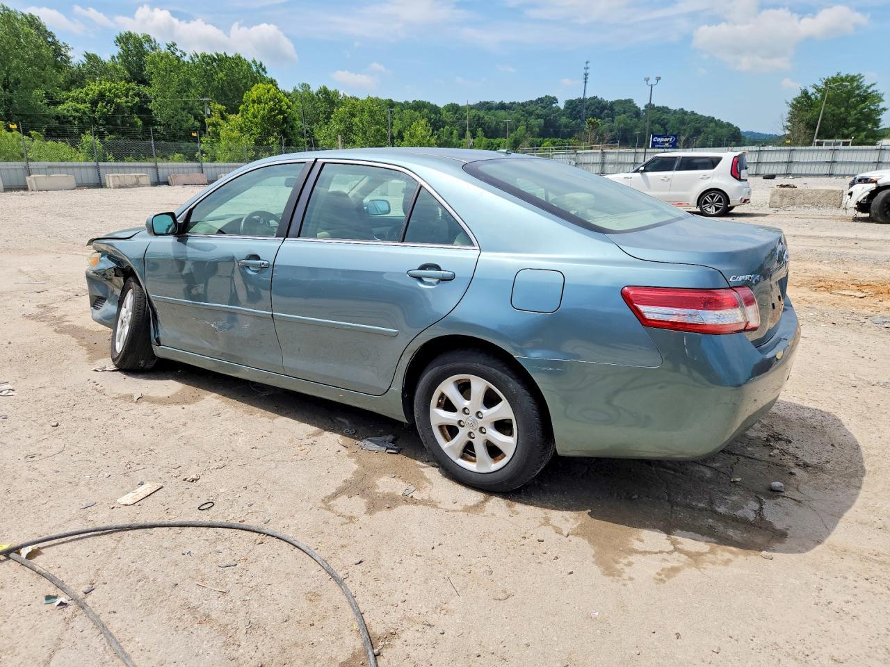 2010 Toyota Camry Le - Image 2