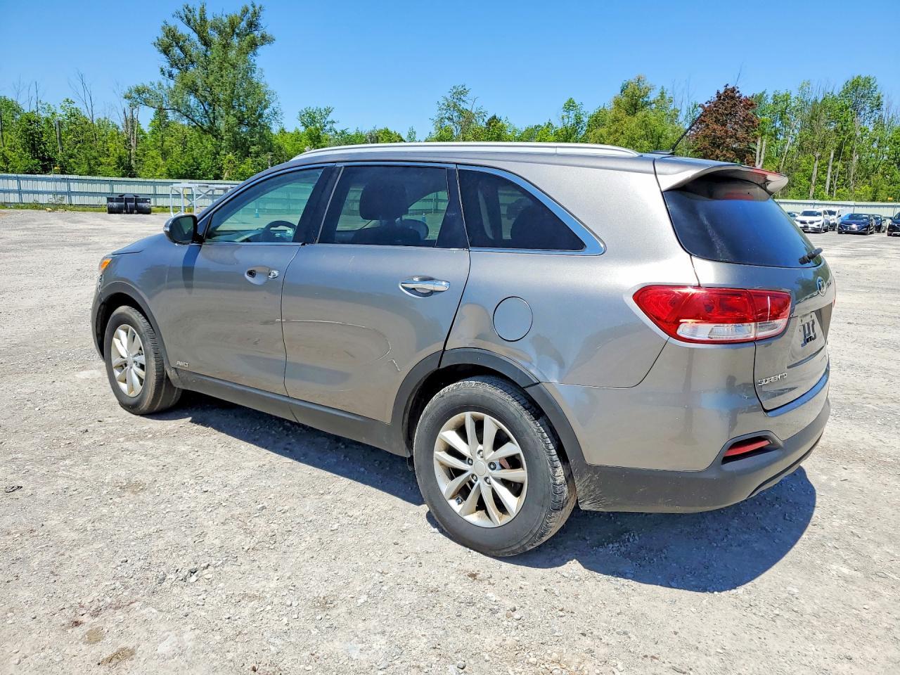 2017 Kia Sorento Lx - Image 2
