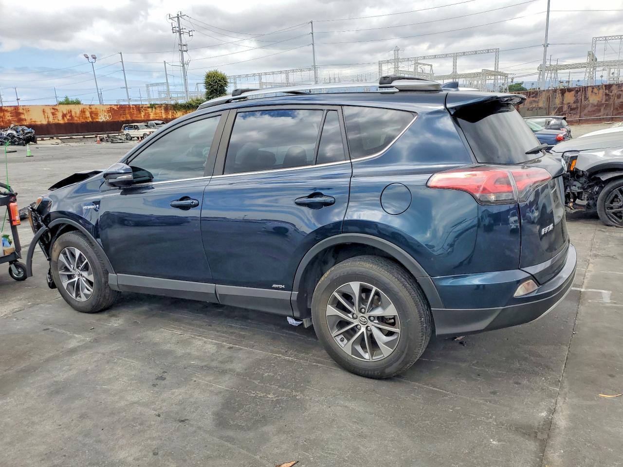2018 Toyota Rav4 Hybrid Le - Image 2