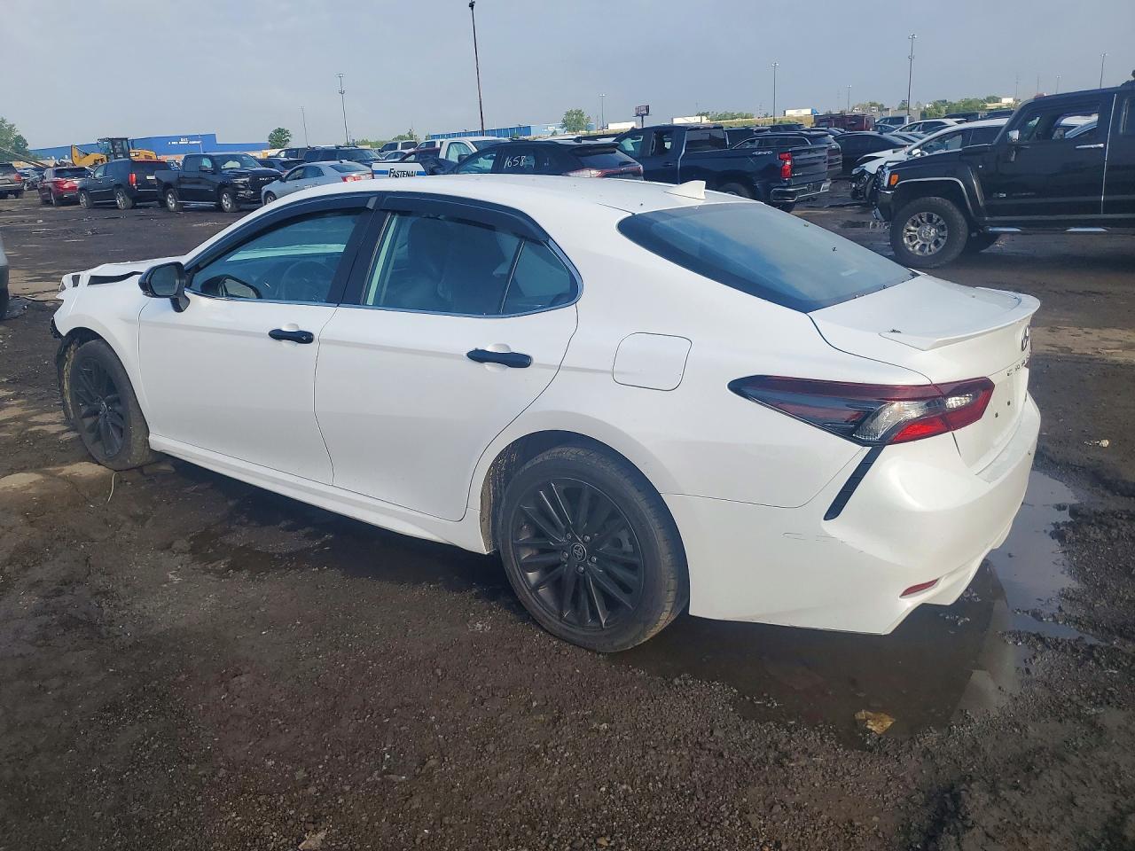2024 Toyota Camry Se - Фото 2