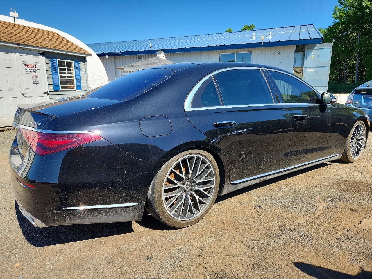 2022 Mercedes-Benz S 500 4Matic - Image 3