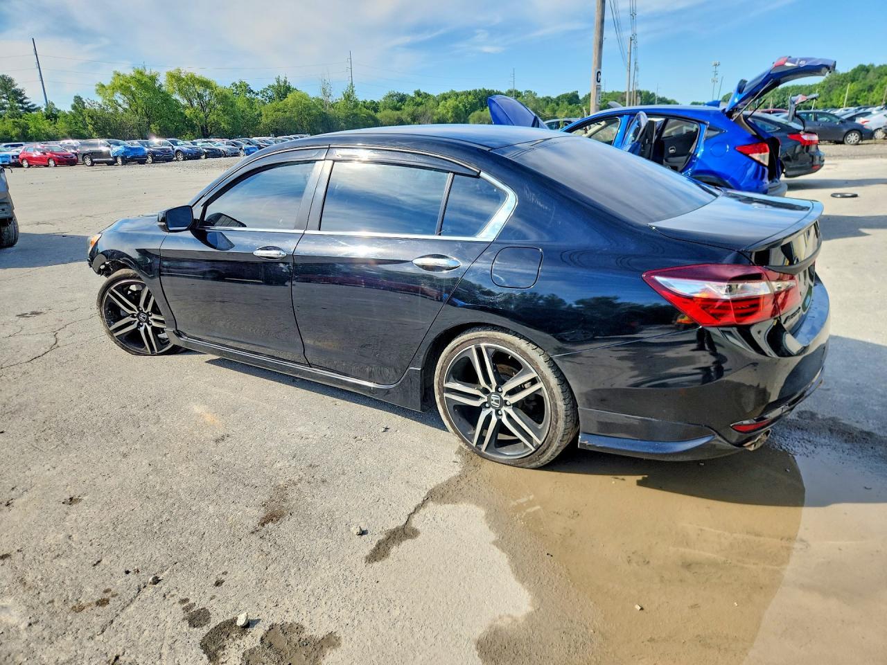 2017 Honda Accord Sport Special Edition - Image 2