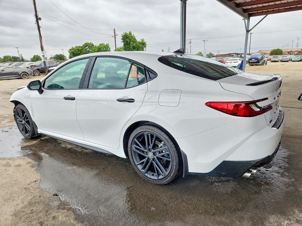 2026 Toyota Camry Nightshade - Фото 2