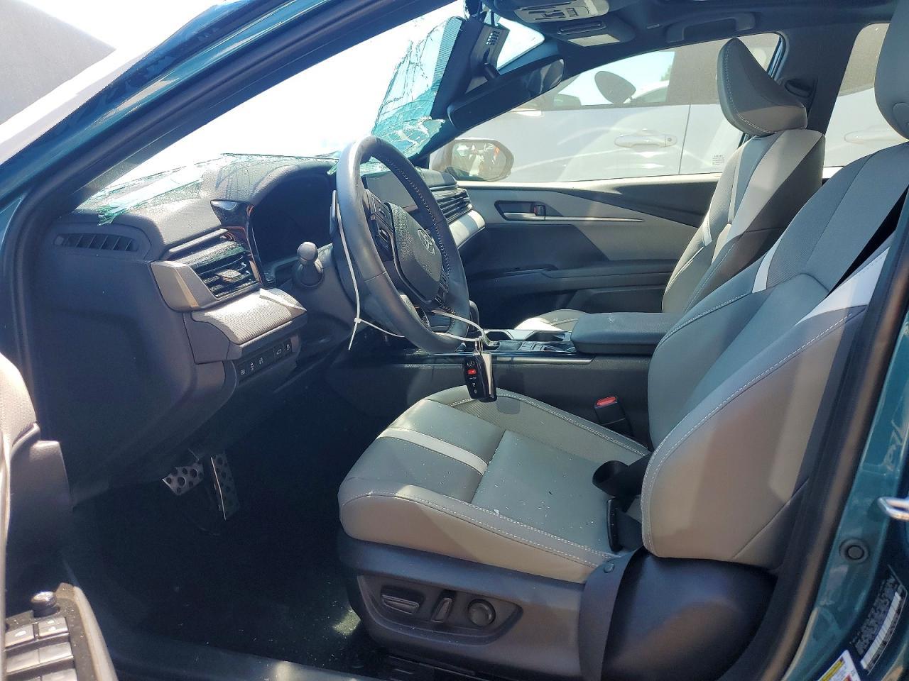 2025 Toyota Camry Se - Фото 7