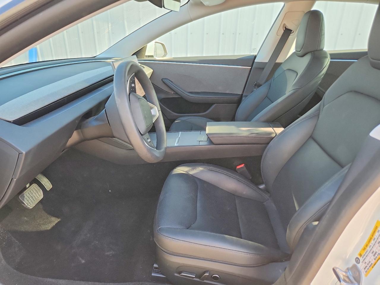 2025 Tesla Model 3 - Image 7