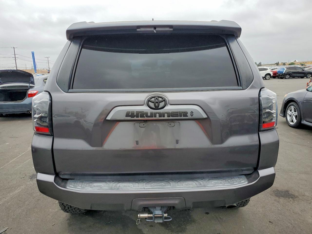 2020 Toyota 4Runner Sr5 Premium - Image 6