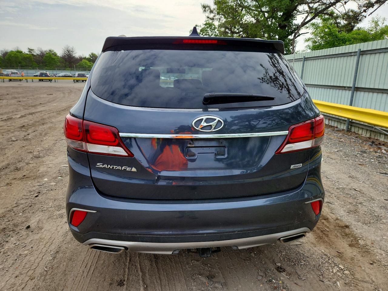 2017 Hyundai Santa Fe Se - Image 6