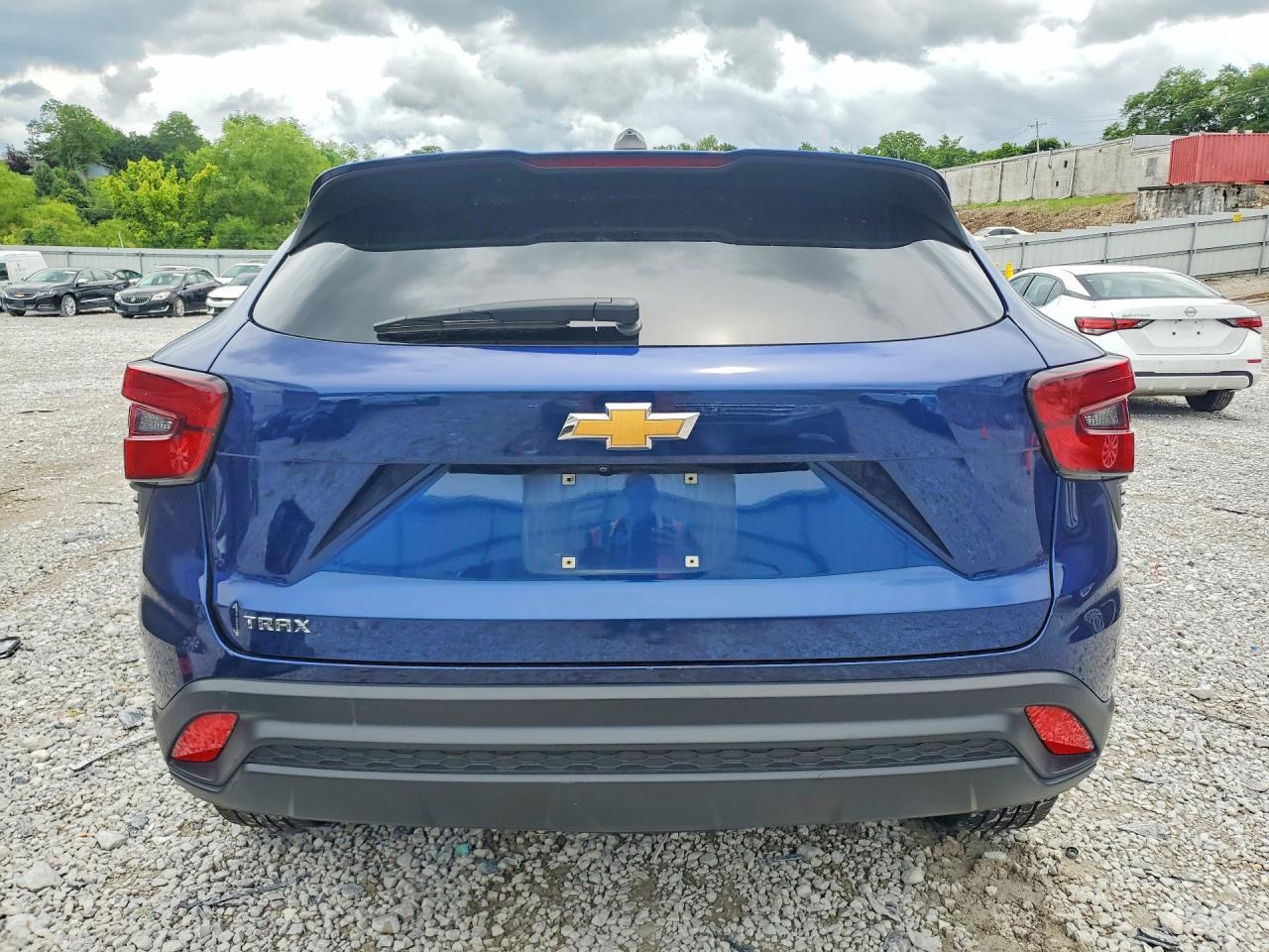 2024 Chevrolet Trax Ls - Image 6