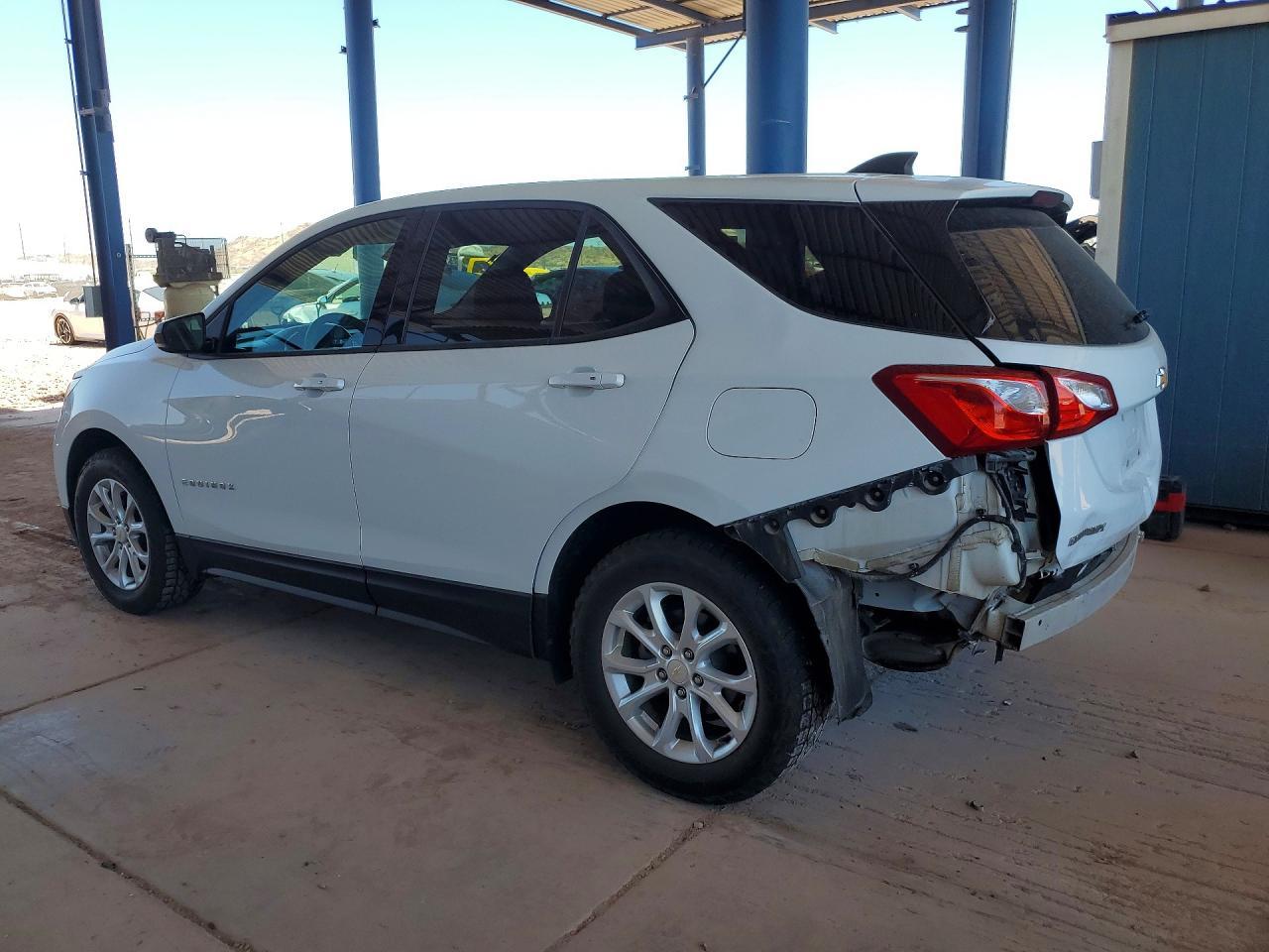 2018 Chevrolet Equinox Ls - Фото 2