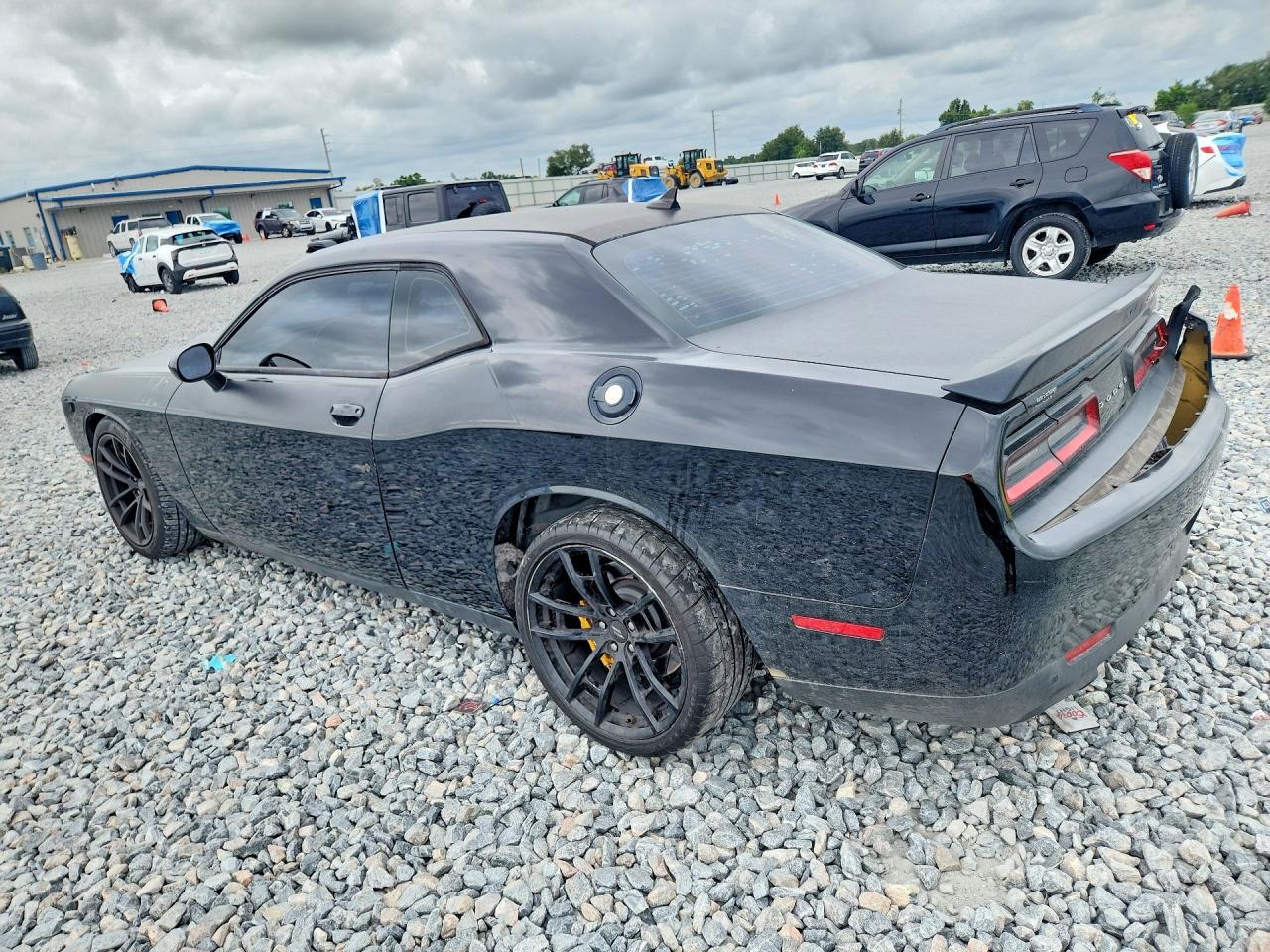 2018 Dodge Challenger R - Image 2