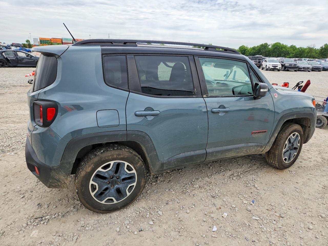 2016 Jeep Renegade Trailhawk - Фото 3