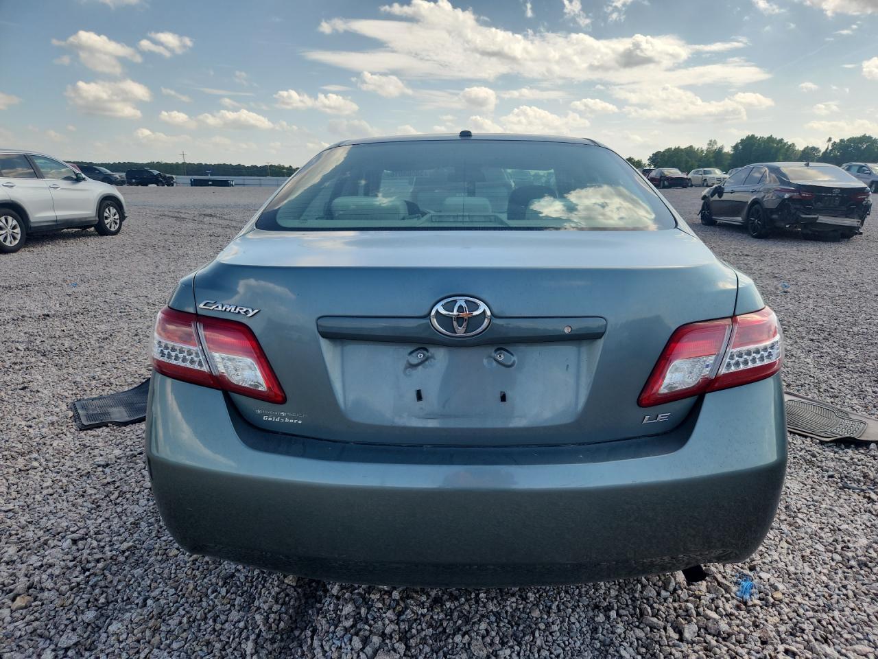 2011 Toyota Camry Le - Image 6