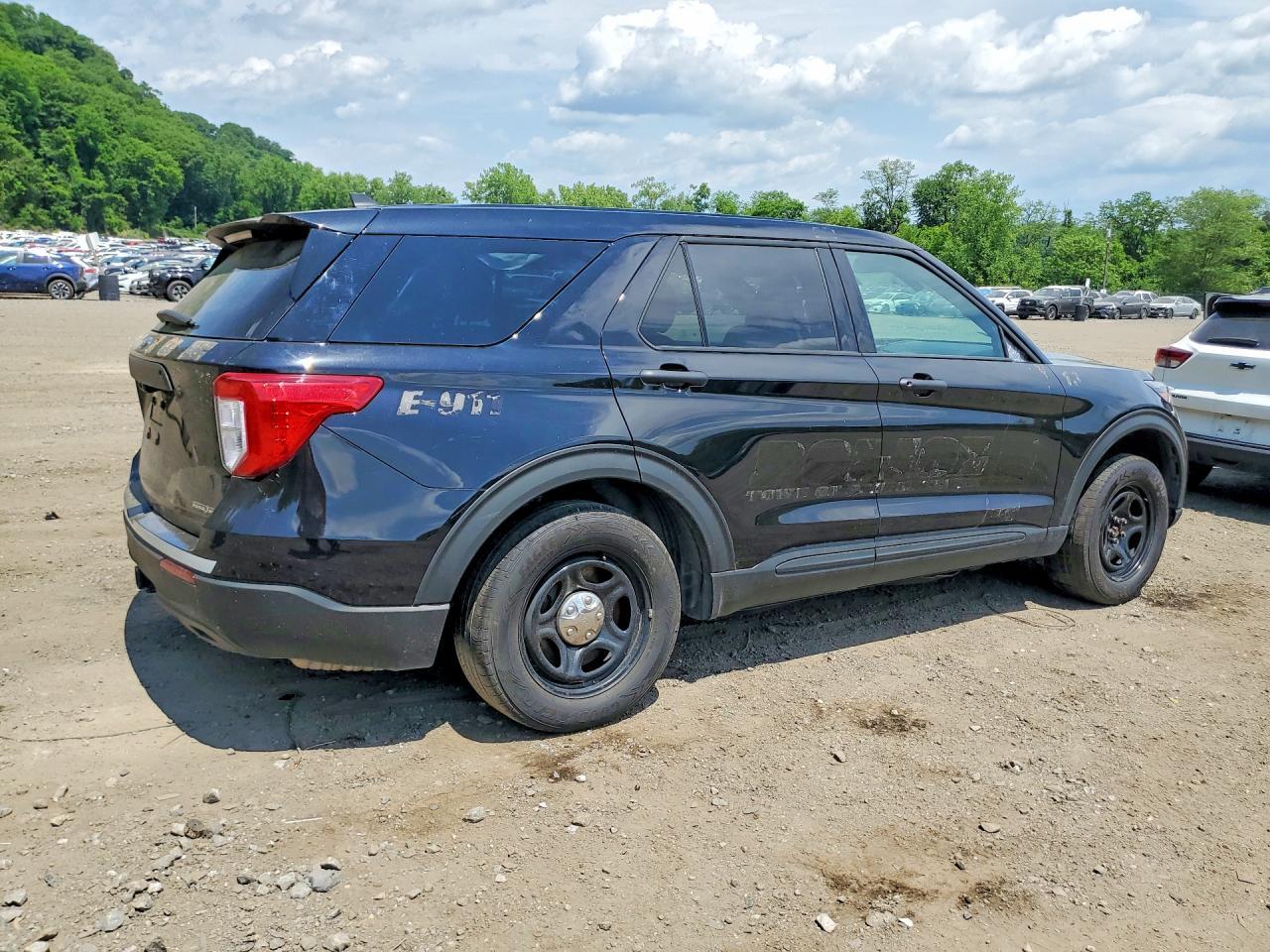 2023 Ford Explorer Police Interceptor - Фото 3