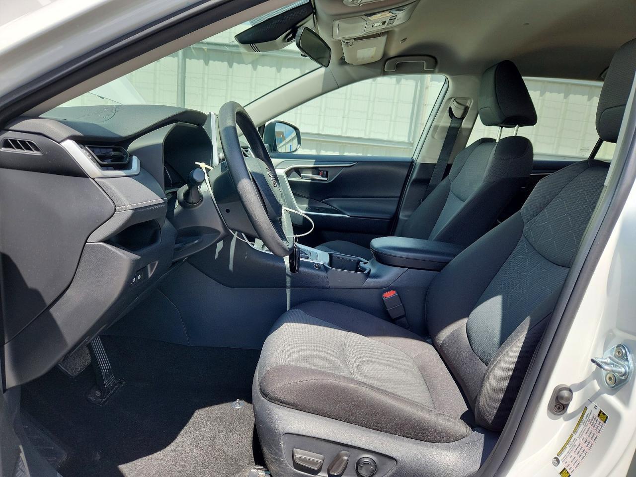 2025 Toyota Rav4 Xle - Image 7