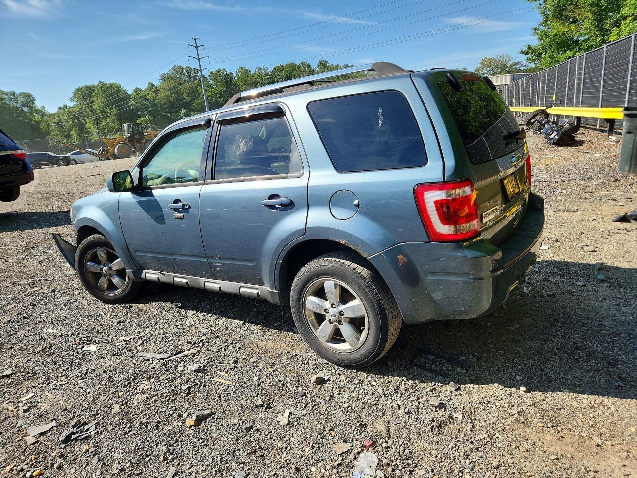 2012 Ford Escape Limited - Image 2