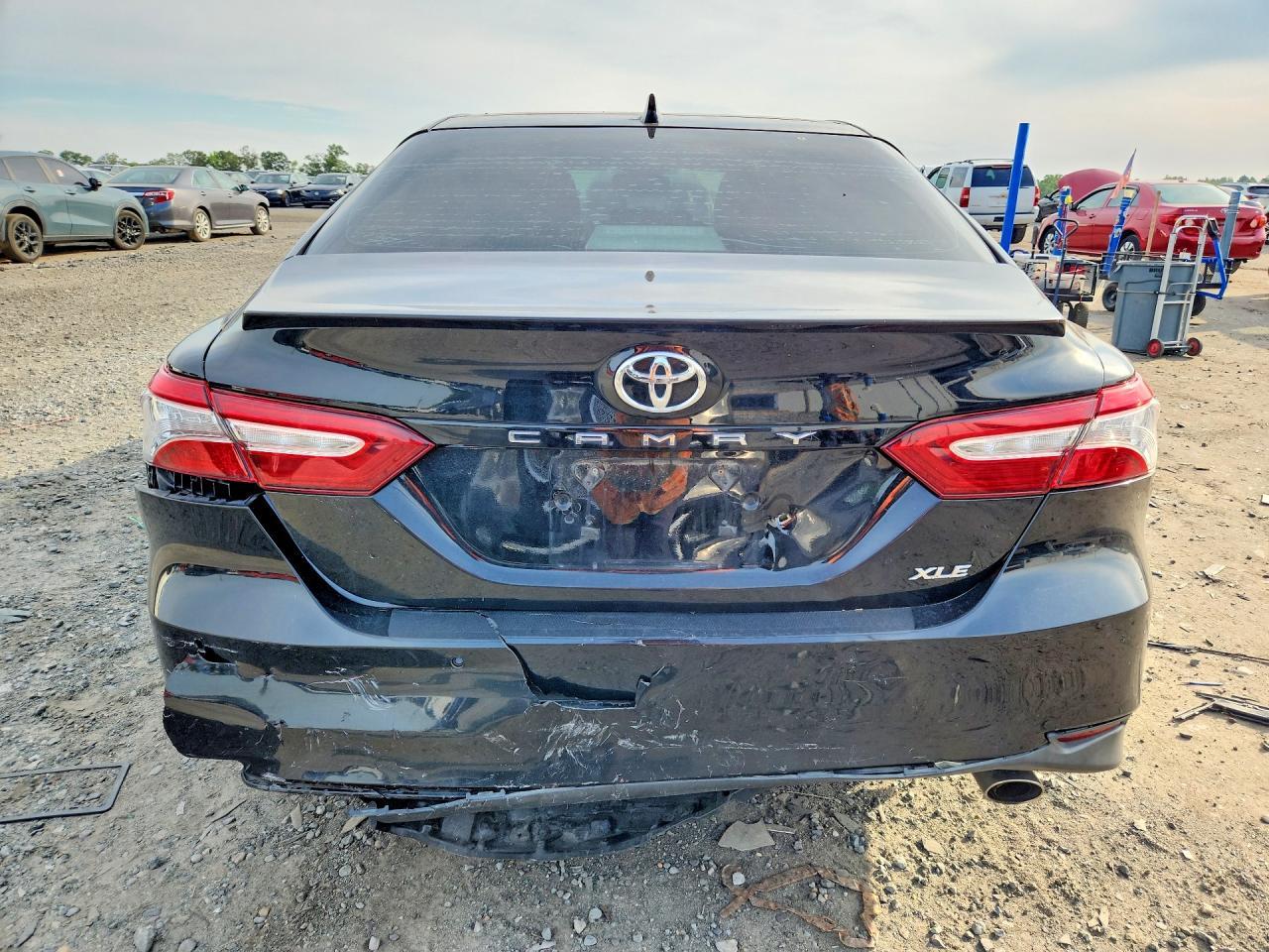 2020 Toyota Camry Xle - Фото 6