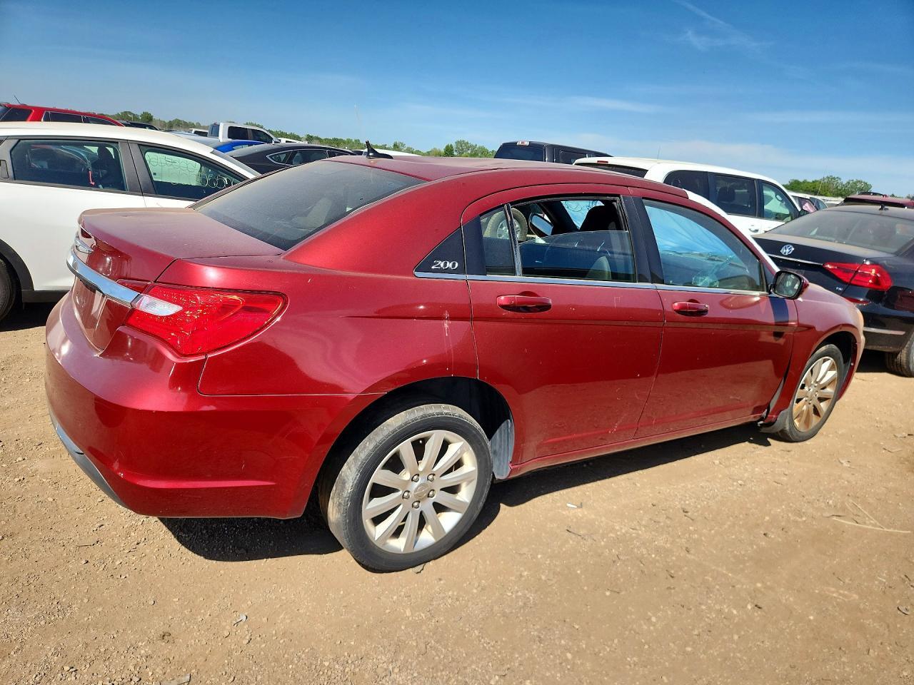 2012 Chrysler 200 Touring - Фото 3