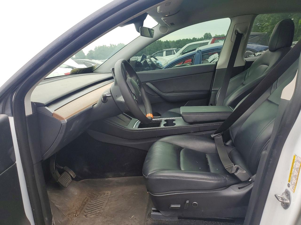 2022 Tesla Model Y - Image 7