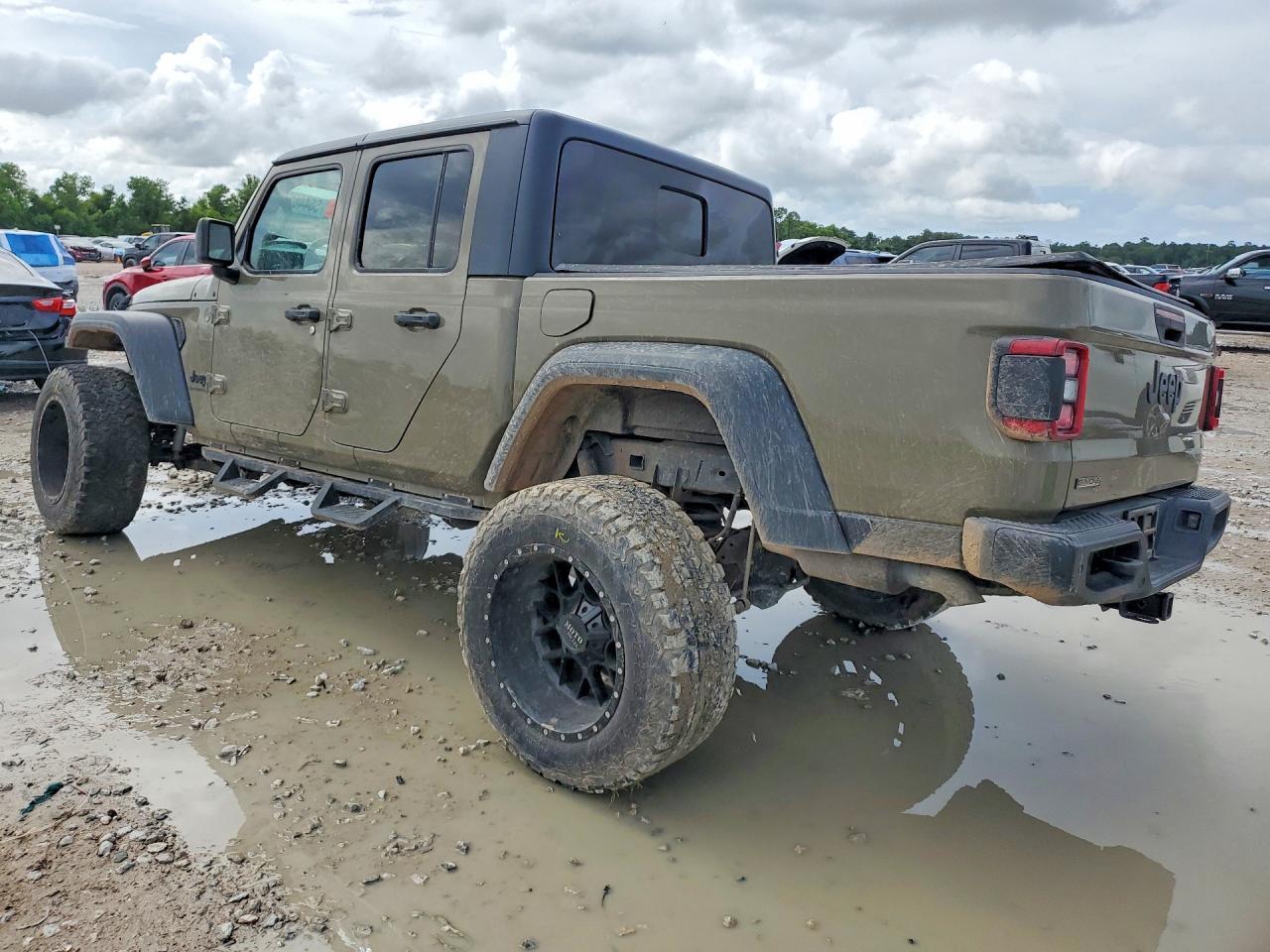 2020 Jeep Gladiator Sport - Фото 2