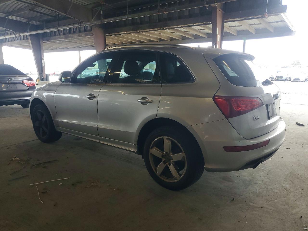 2011 Audi Q5 Premium Plus - Фото 2
