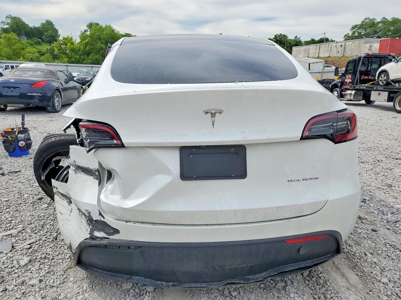 2024 Tesla Model Y - Фото 6