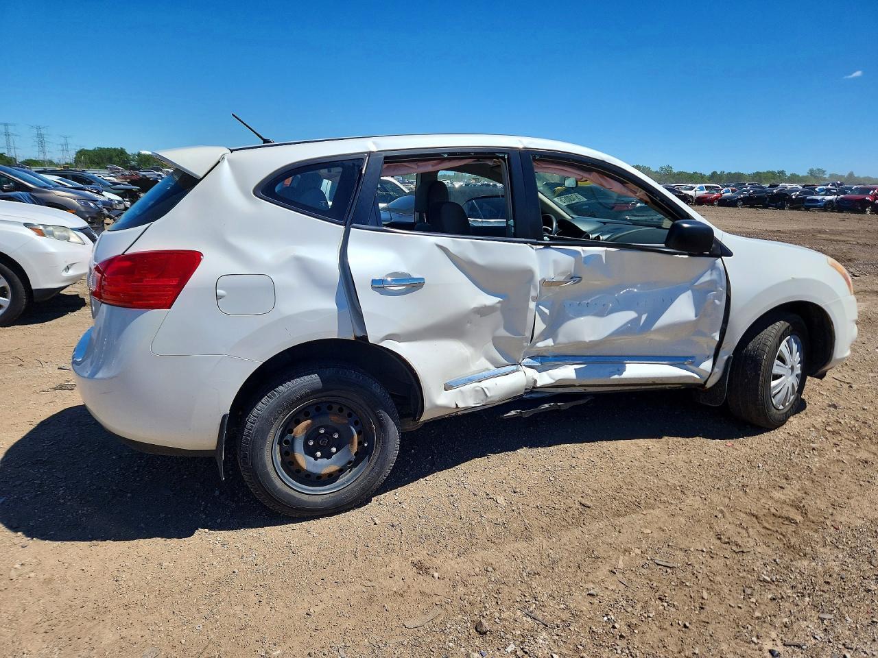 2011 Nissan Rogue S - Image 3