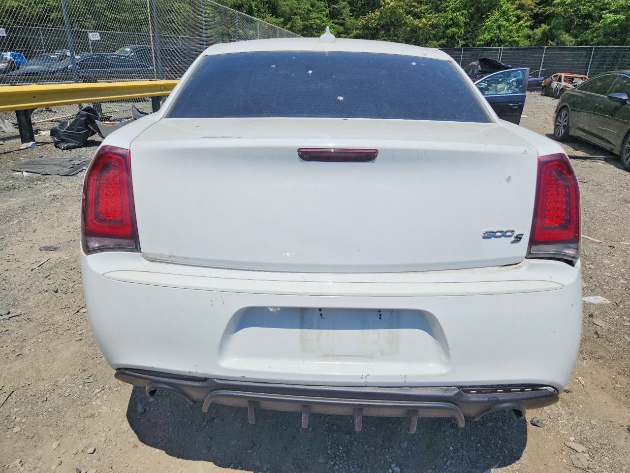 2016 Chrysler 300 S - Фото 6