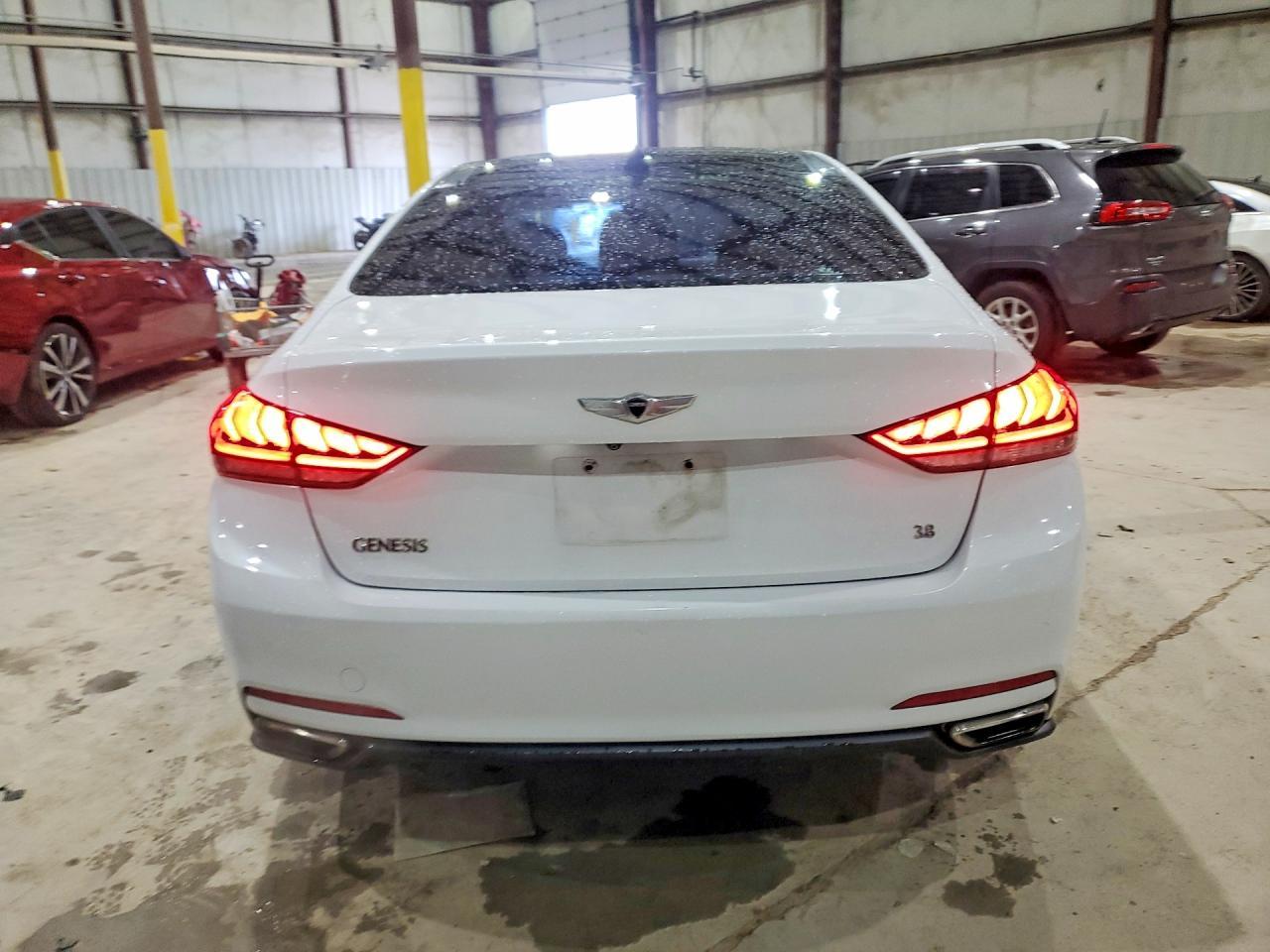 2015 Hyundai Genesis 3.8L - Фото 6