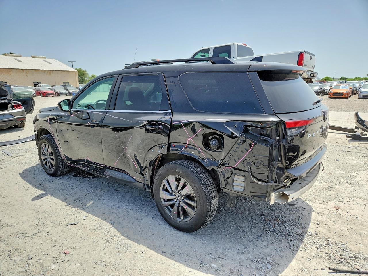 2023 Nissan Pathfinder Sv - Image 2