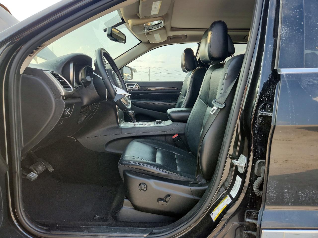 2012 Jeep Grand Cherokee Laredo - Image 7