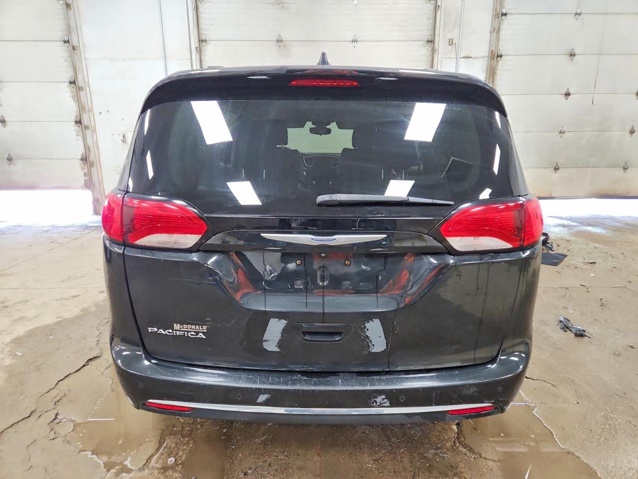 2017 Chrysler Pacifica Touring L - Image 6