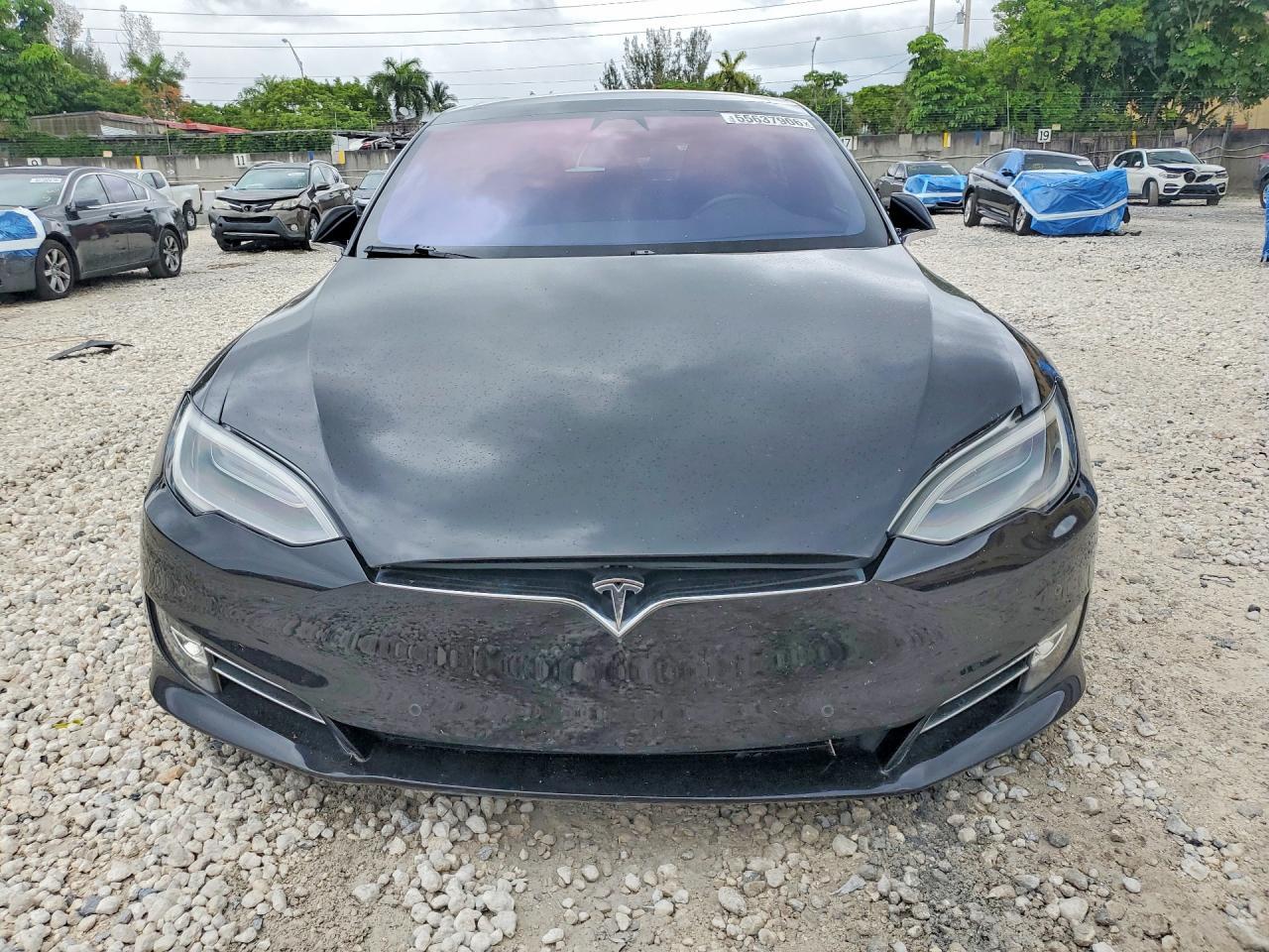 2017 Tesla Model S - Image 5