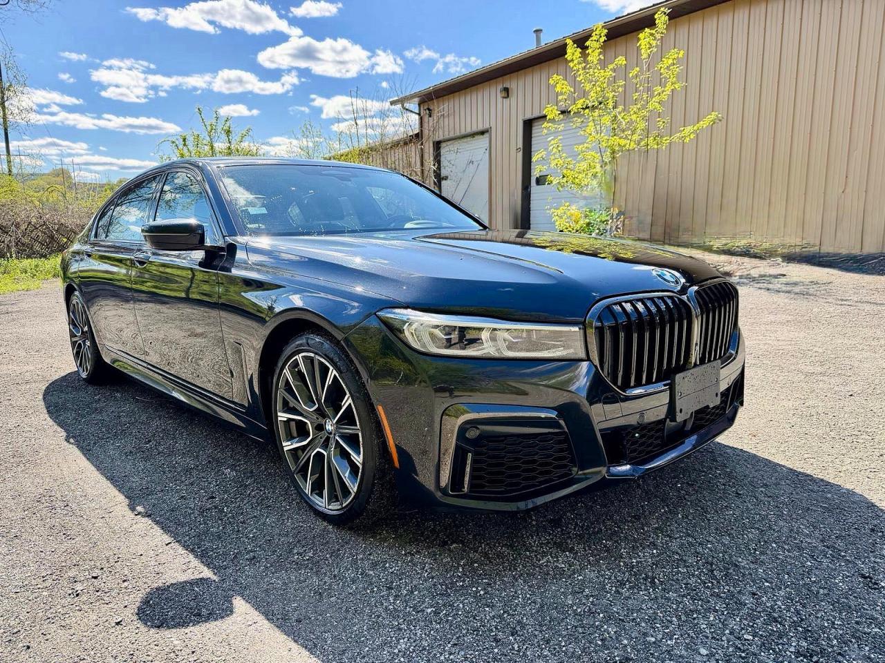 2022 BMW 740 Xi - Фото 2