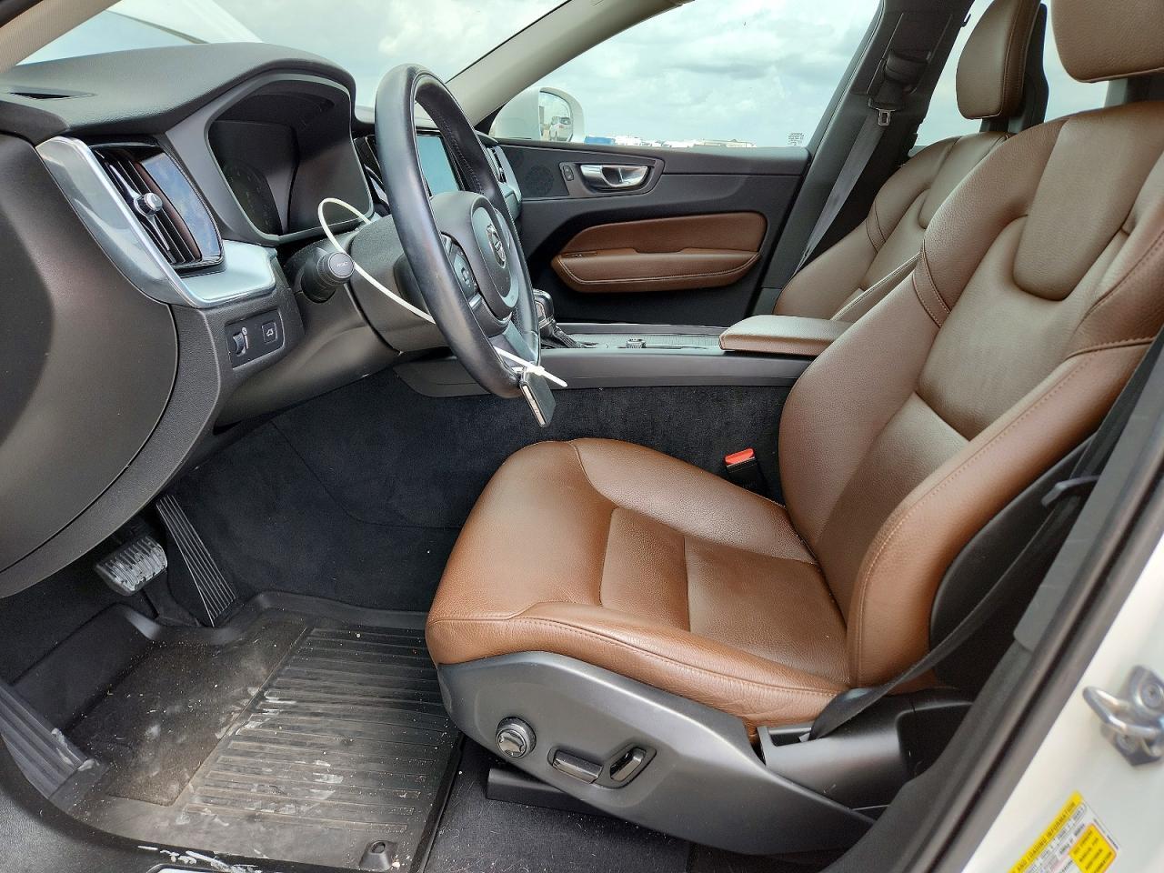 2018 Volvo Xc60 T5 Momentum - Фото 7