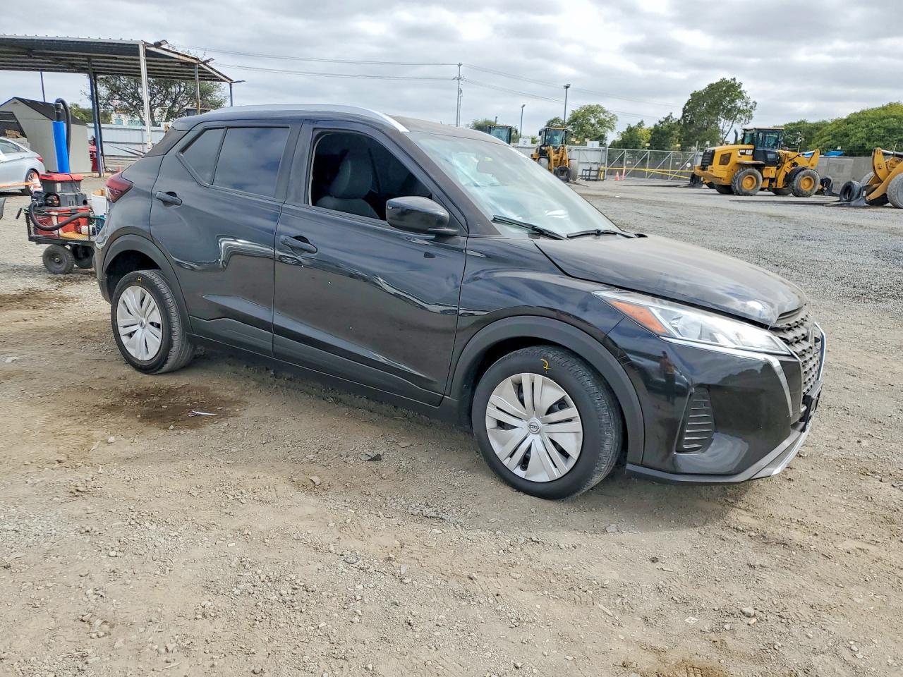 2021 Nissan Kicks Sv - Image 4