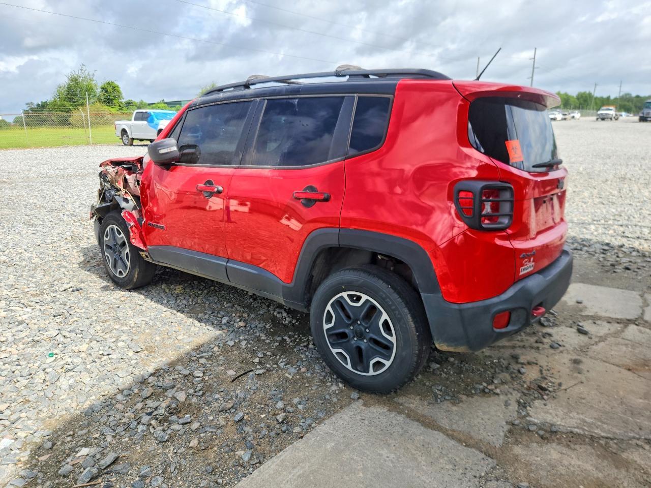 2016 Jeep Renegade Trailhawk - Фото 2